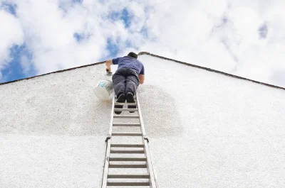 Peinture extérieure à Viens — façades et ravalement